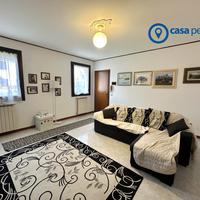 Trilocale al piano terra con Garage