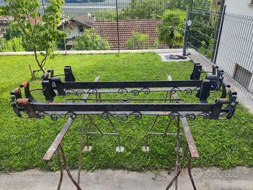 portafiori in ferro battuto