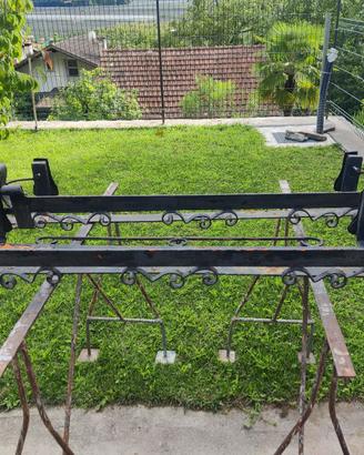 portafiori in ferro battuto