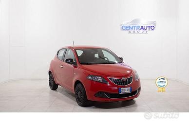 Lancia Ypsilon 1.0 firefly 70cv hybrid Silver