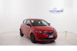 Lancia Ypsilon 1.0 firefly 70cv hybrid Silver