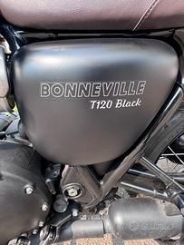 Triumph Bonneville T120 Black