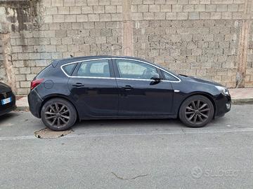 Opel Astra J Cosmo 1.7 diesel 125 cv 