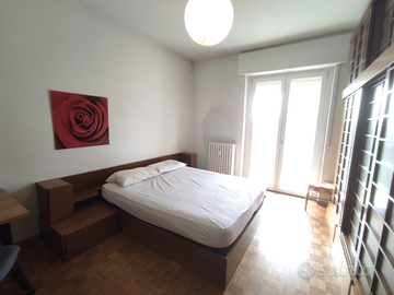 Stanza singola arredata per personale scolastico