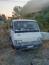 Nissan Trade 100