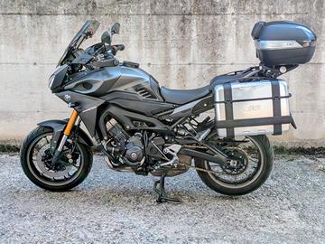 Yamaha Tracer 900 + Tris Valigie GIVI