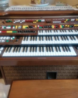 Organo yamaha D-85