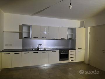 Cucina completa di elettrodomestici seminuova