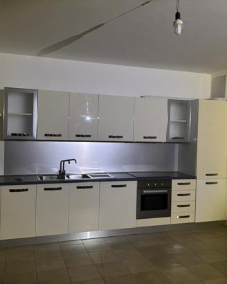 Cucina completa di elettrodomestici seminuova