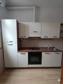 Cucina Lineare Completa di Elettrodomestici