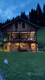 Baita romantica nelle Dolomiti