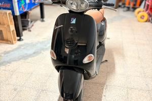 Vespa et4 125