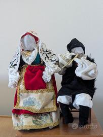 Bambole in costume sardo