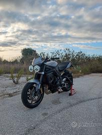 Triumph Street Triple R 675