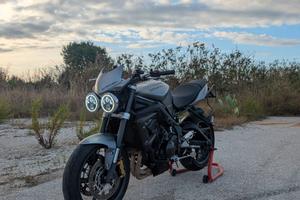 Triumph Street Triple R 675