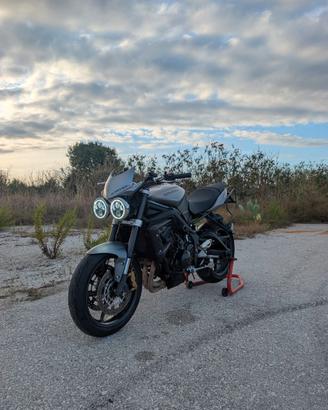 Triumph Street Triple R 675