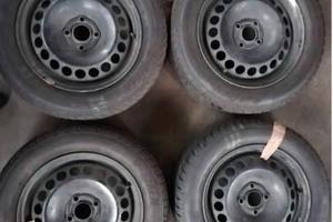 4 CERCHI IN FERRO DA 15 PER LANCIA Y