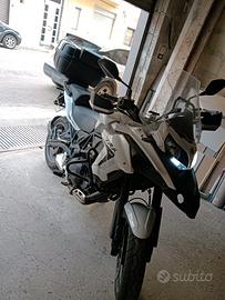 Moto TRK Benelli 502