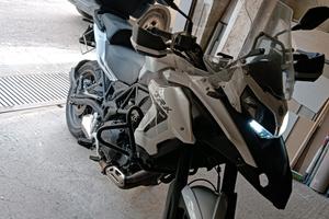 Moto TRK Benelli 502