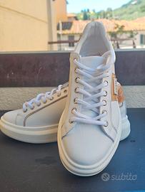 sneakers  Alviero Martini 