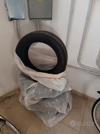 4 Pneumatici NUOVI Goodyear 205/55 R17 95V - DOT f