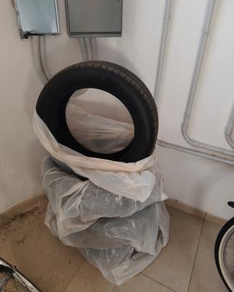 4 Pneumatici NUOVI Goodyear 205/55 R17 95V - DOT f