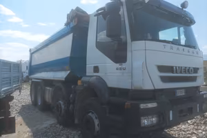 IVECO TRAKKER 450