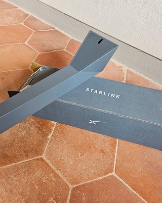 Supporto lungo a muro originale Starlink 