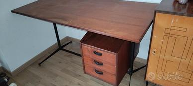 scrivania vintage anni 60 stile nord europeo 