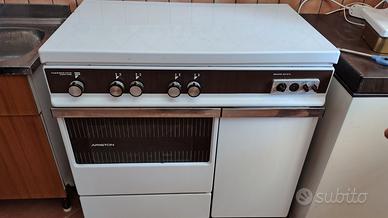 Cucina a gas Ariston