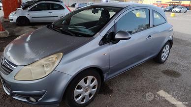 Auto Opel Corsa