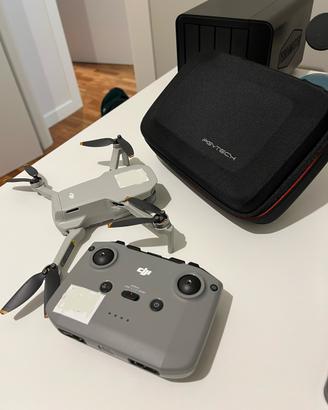Dji Mini 2 con Radio Comando e custodia