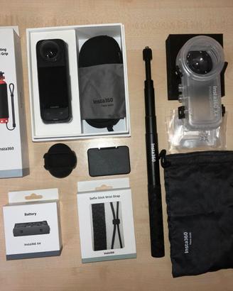 Insta360 X4 + Pack Subacqueo Invisibile + garanzia