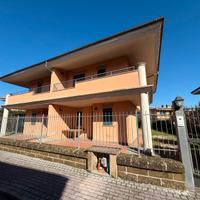 Villa bifamiliare