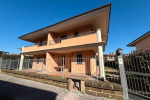 Villa bifamiliare