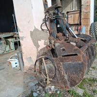 pinza o benna da letame