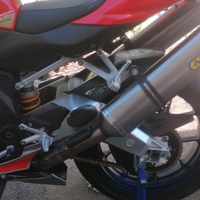 Aprilia rsv 1000 factory