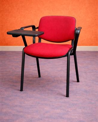 Sedia da conferenza con tavoletta scrittoio