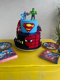 Torta finta tema Avengers