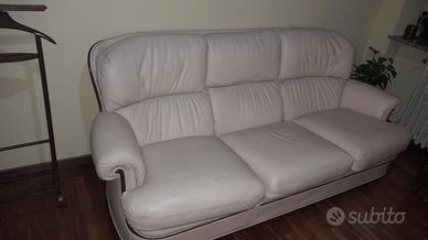 Divano in pelle beige