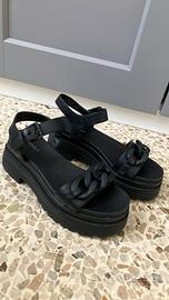 Sandali con tacco alto, di marca Catwalk.