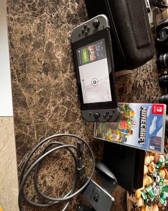 Nintendo switch (2019) + 2 giochi+ custodia+1024gb