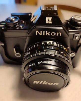 Nikon FE + Obiettivo Nikkor 50mm f/1.8 – Reflex An