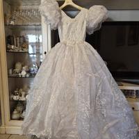 vestito da sposa, cuscino porta fedi e guanti