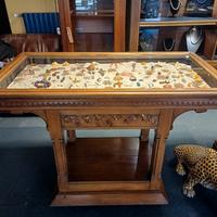 tavolo bacheca vetrina