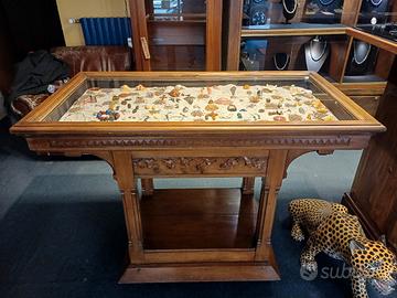 tavolo bacheca vetrina