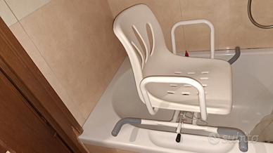 sedia girevole per vasca con braccioli