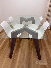 Tavolo in vetro elegante