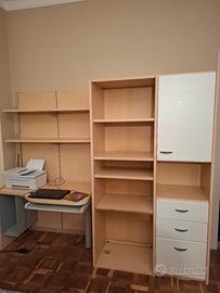 libreria con scrivania
