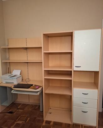 libreria con scrivania